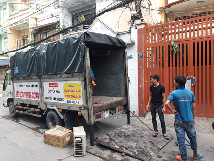 Xe tải cung cấp dịch vụ chuyển nhà quận 7 chuyên nghiệp cùng Sài Gòn Thành Công.